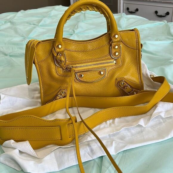 Balenciaga Handbags - Balenciaga city bag